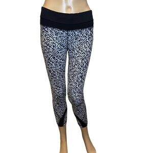 Lululemon Run: Inspire Crop II Animal Print Running Cropped Leggings Size 4 EUC